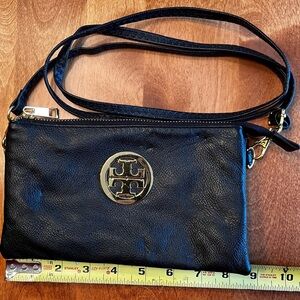 Tory Burch Pebble Crossbody - BEAUTIFUL